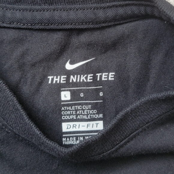 Boy's NIKE NBA Basketball LeBron James 23 King Graphic Tee Size Large - Picture 5 of 6